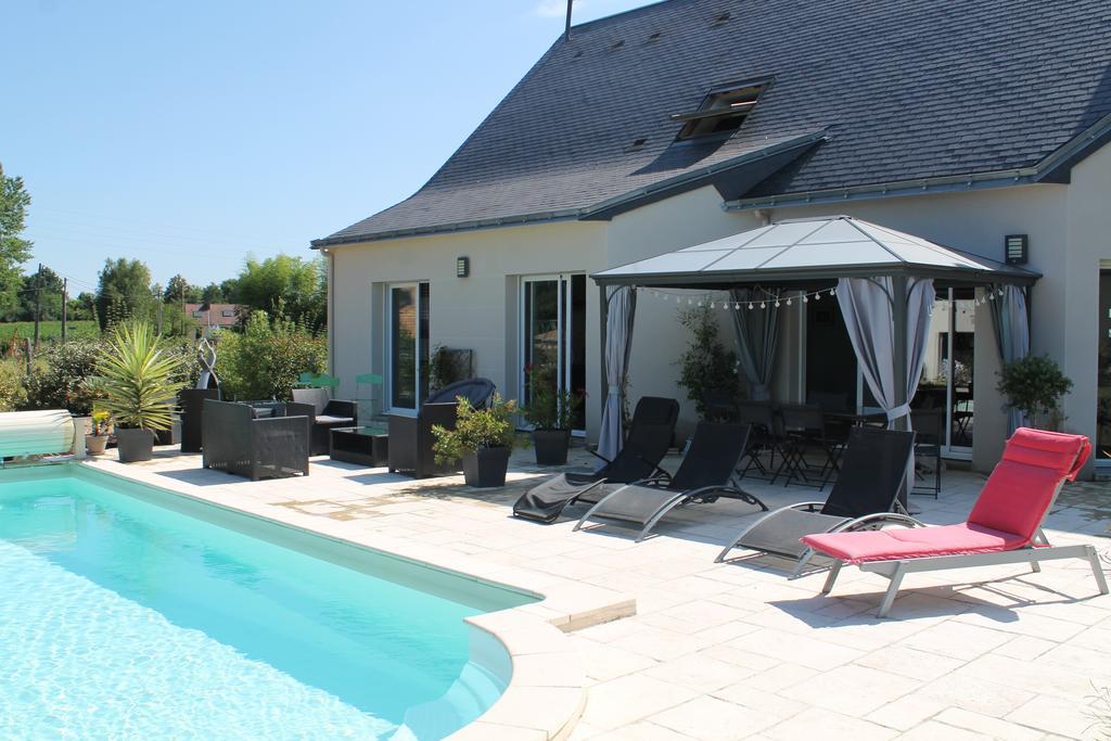 Le Champ De La Ferme Bed and Breakfast Saint-Gervais en-Belin Eksteriør billede